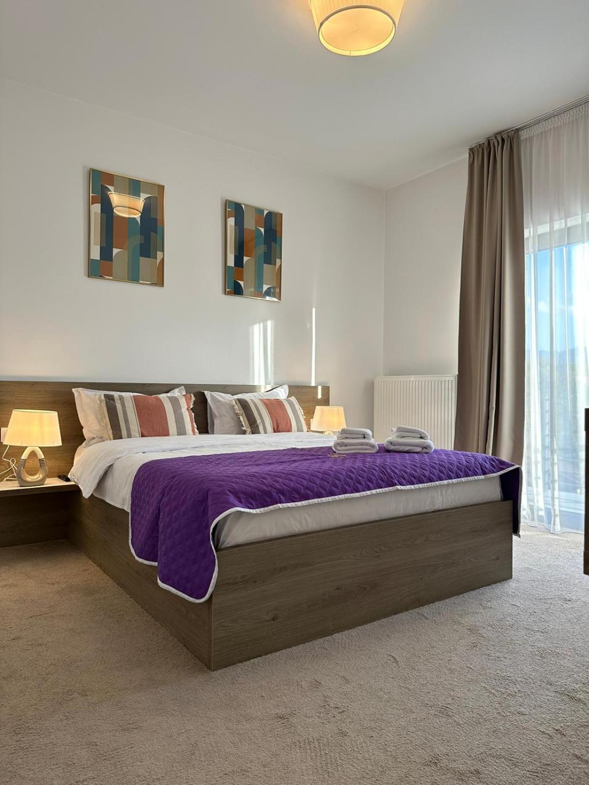 Luxury Glam Apartments & Studios Near Coresi Mall Brașov Exterior foto