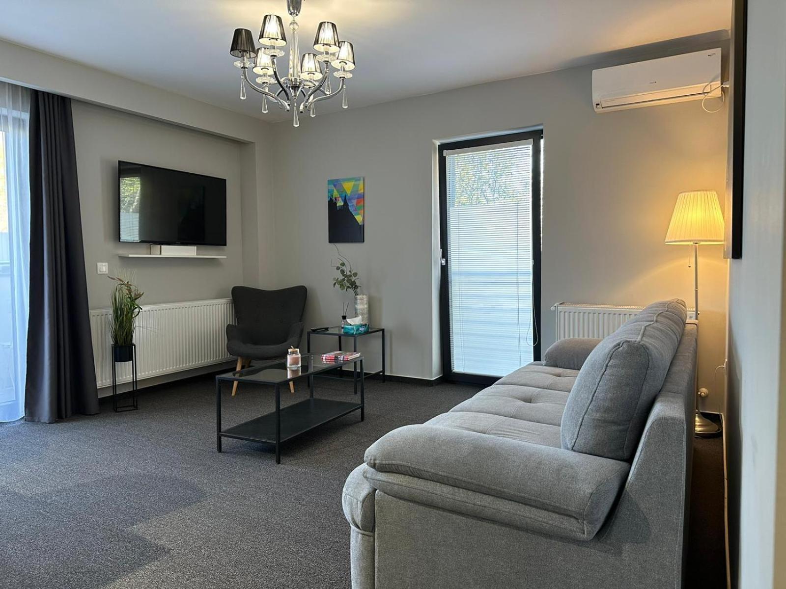Luxury Glam Apartments & Studios Near Coresi Mall Brașov Exterior foto
