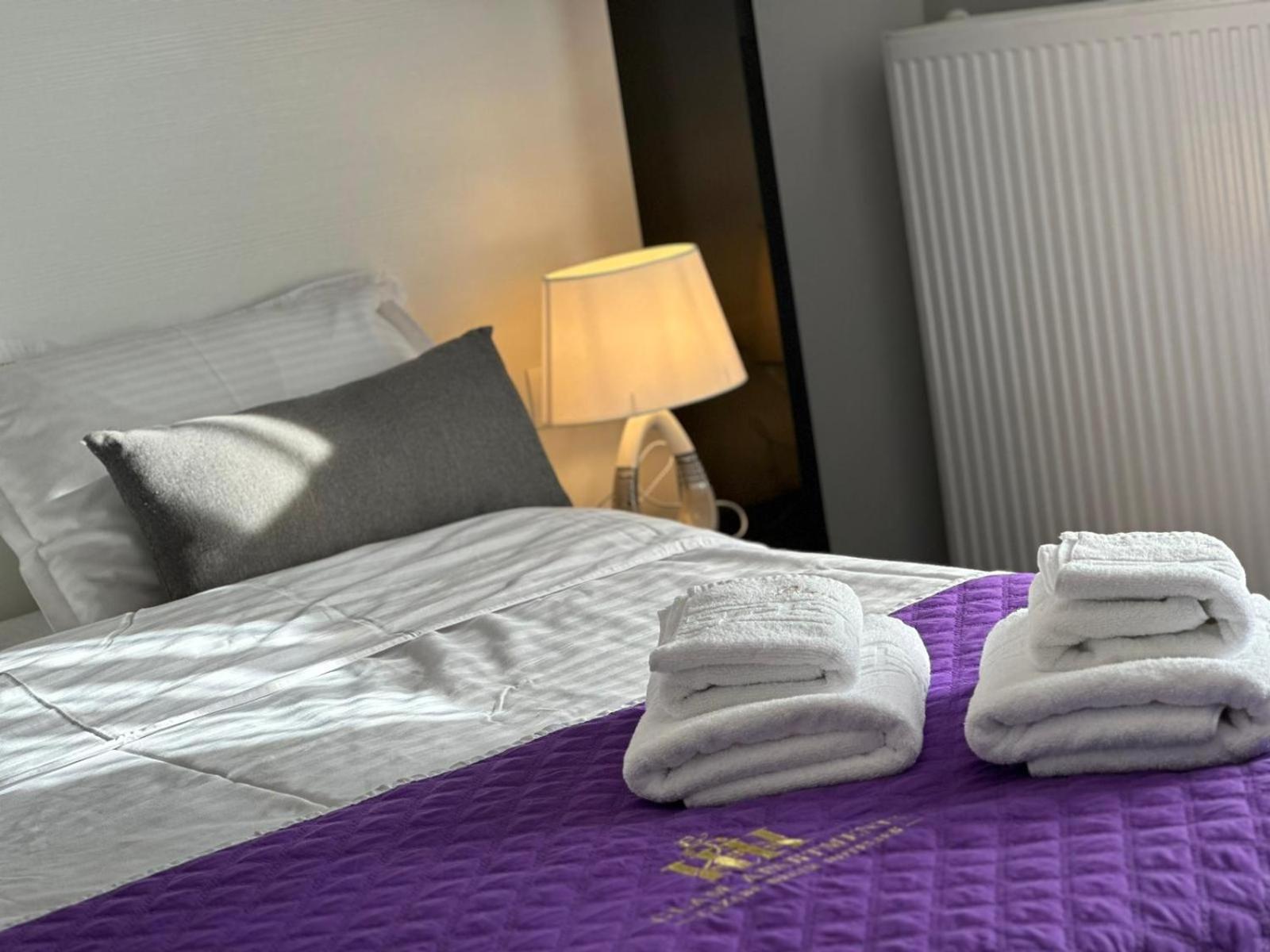Luxury Glam Apartments & Studios Near Coresi Mall Brașov Exterior foto