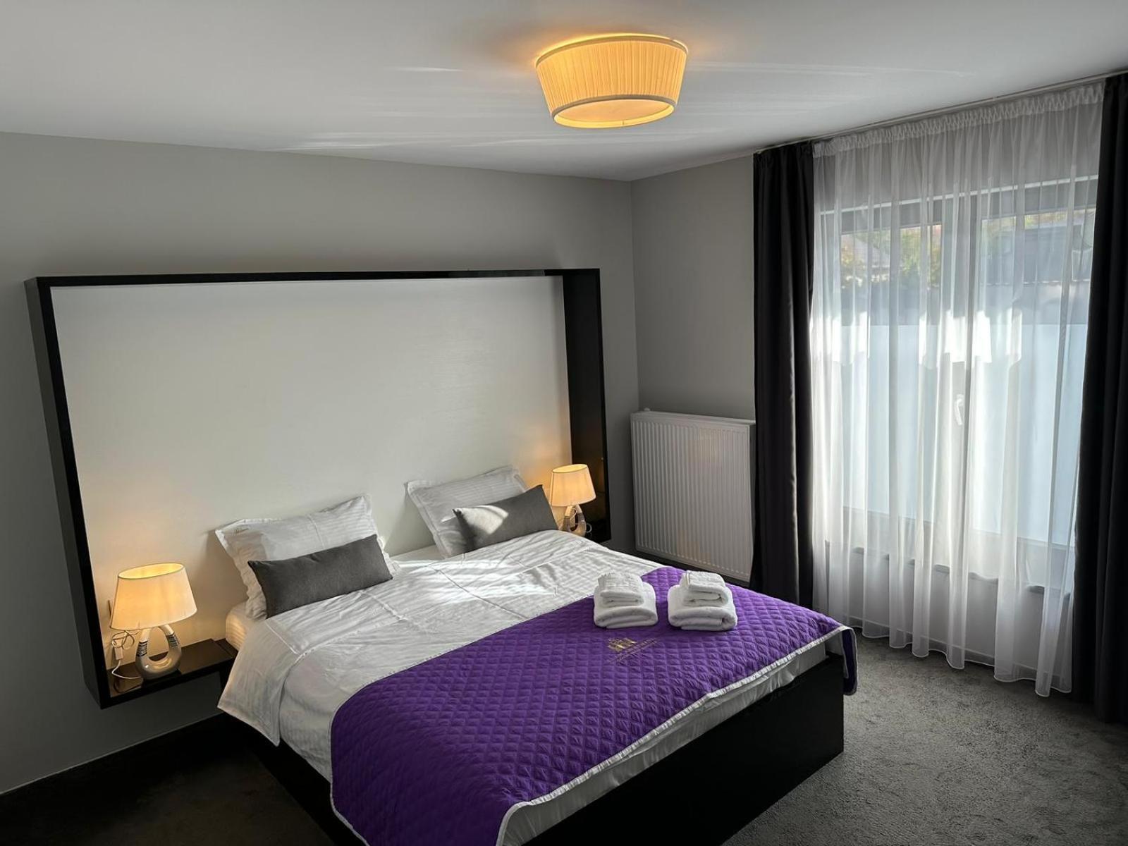 Luxury Glam Apartments & Studios Near Coresi Mall Brașov Exterior foto