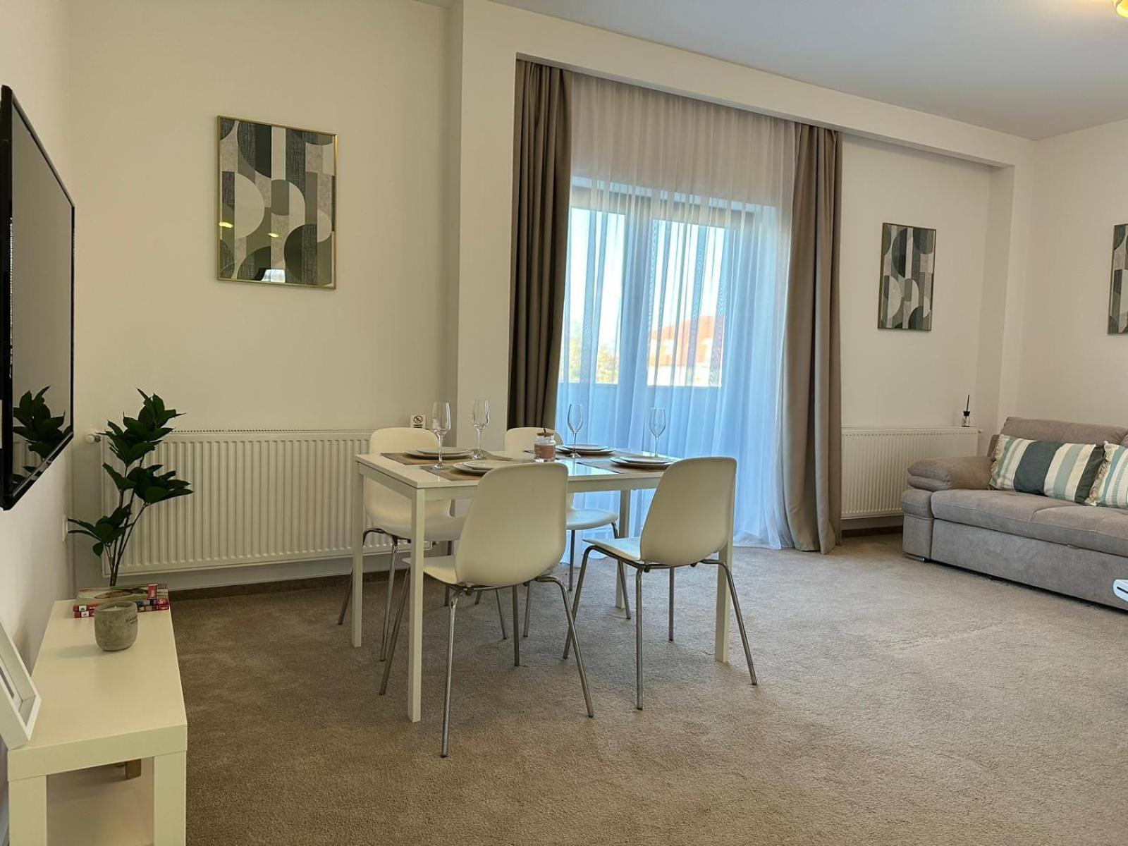 Luxury Glam Apartments & Studios Near Coresi Mall Brașov Exterior foto