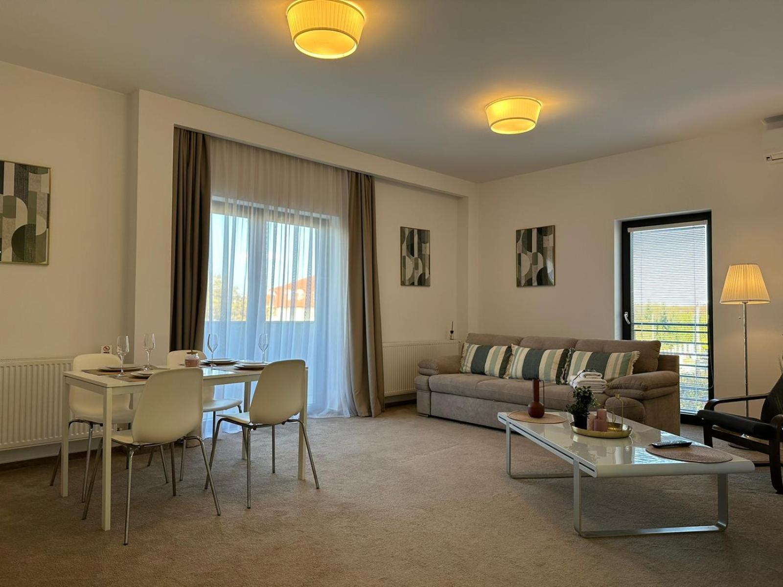 Luxury Glam Apartments & Studios Near Coresi Mall Brașov Exterior foto