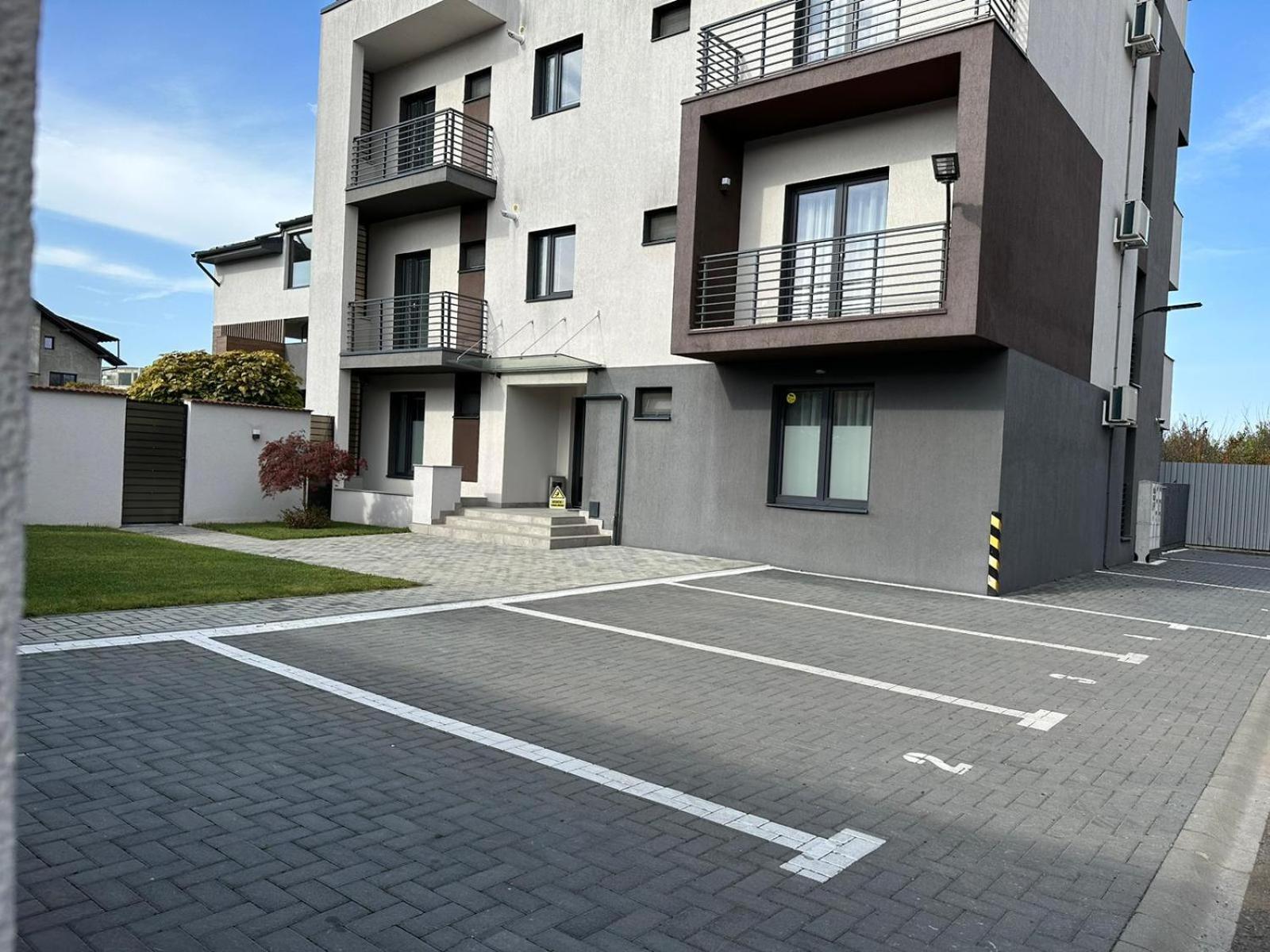Luxury Glam Apartments & Studios Near Coresi Mall Brașov Exterior foto
