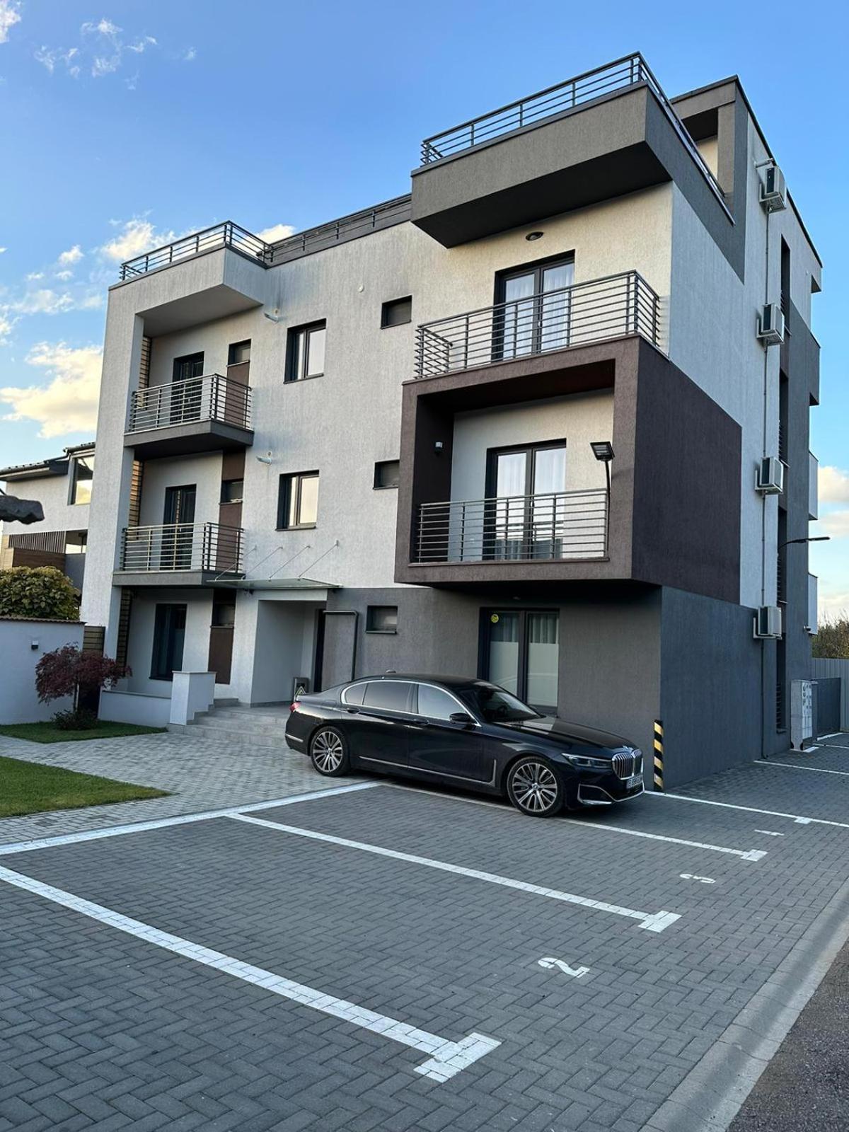 Luxury Glam Apartments & Studios Near Coresi Mall Brașov Exterior foto