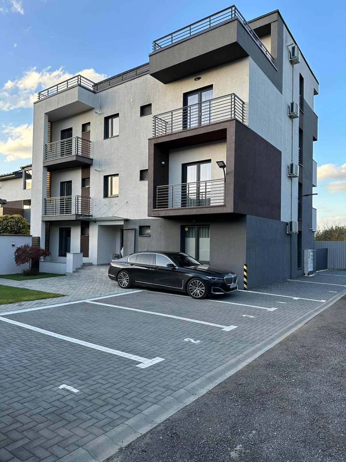 Luxury Glam Apartments & Studios Near Coresi Mall Brașov Exterior foto