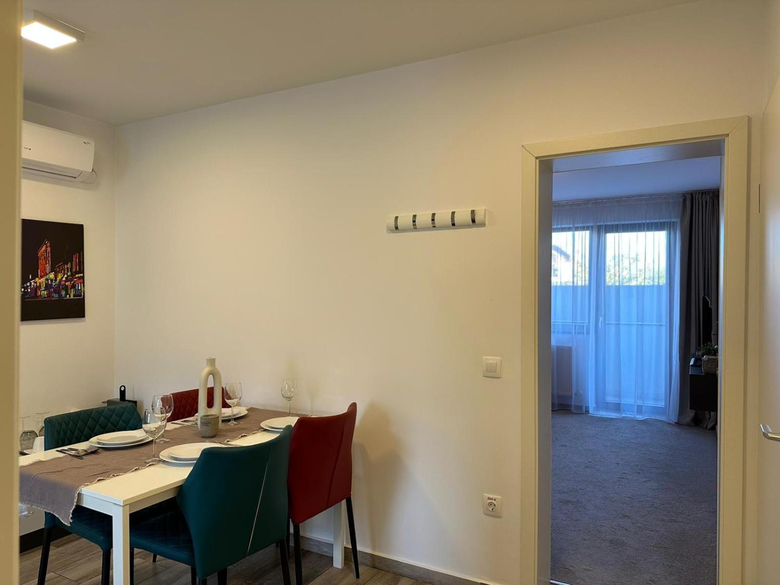 Luxury Glam Apartments & Studios Near Coresi Mall Brașov Exterior foto
