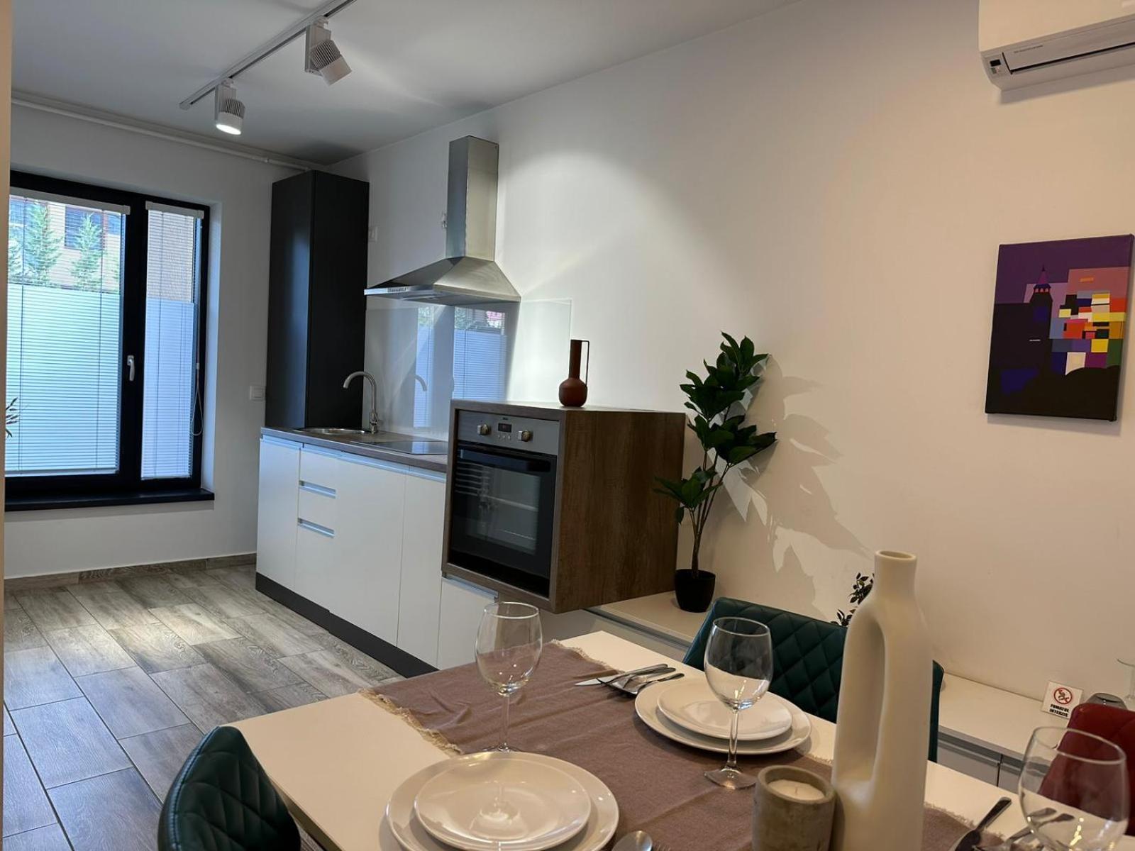 Luxury Glam Apartments & Studios Near Coresi Mall Brașov Exterior foto