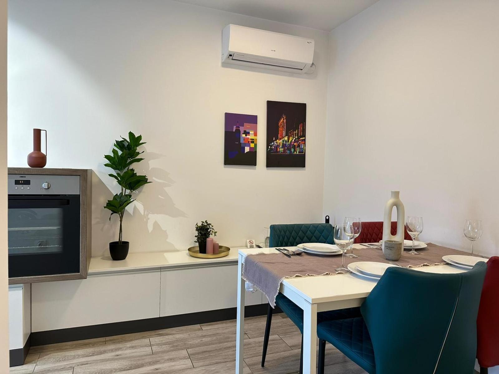 Luxury Glam Apartments & Studios Near Coresi Mall Brașov Exterior foto